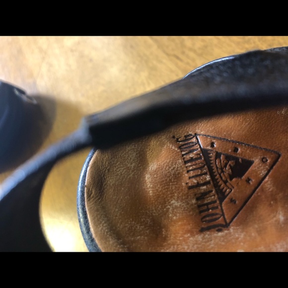 Fluevog Women’s s 9 black and brown sling backs . - Picture 4 of 6